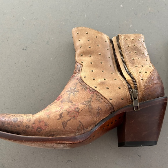 Lucchese Cowboy Boot / Bootie - Tan Floral Western Cowgirl - Picture 6 of 9